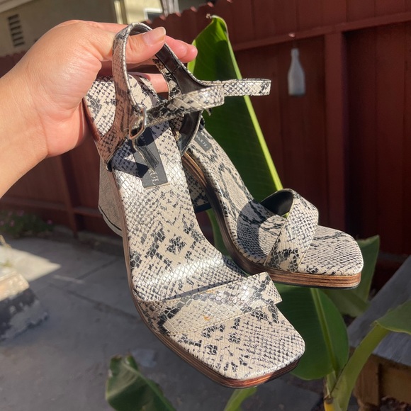 Vintage Y2K Snakeprint Funky Heel Edward Paul - Picture 10 of 12